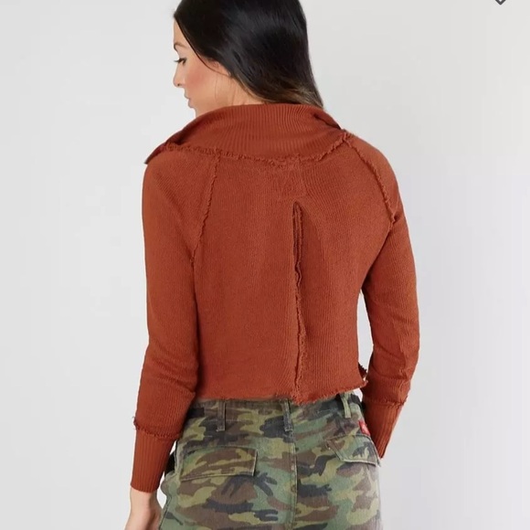 We The Free Distressed Darcy Cropped Sweater in Cedar - Picture 14 of 14
